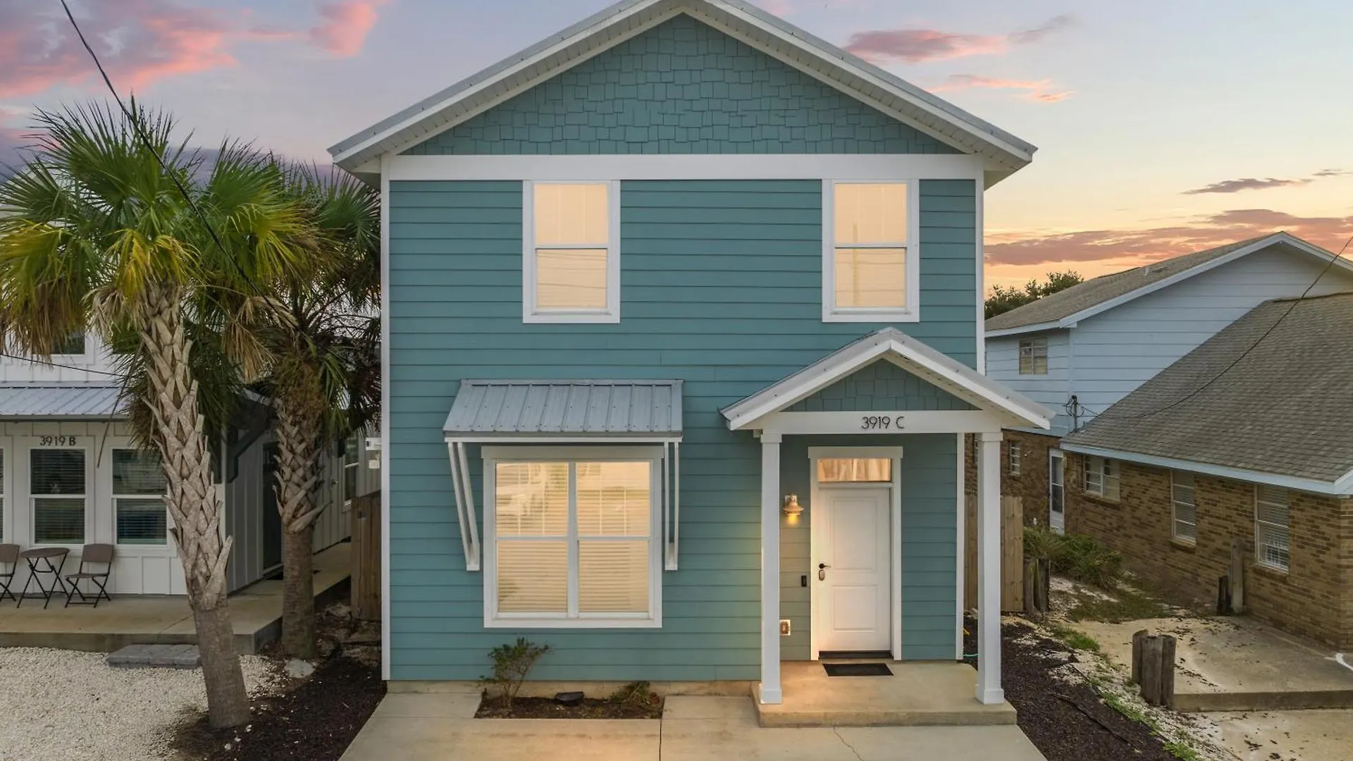 Spacious 4-Bed, 3-Bath Beach House - Sleeps 12 For The Perfect Getaway Panama City Beach 0*,