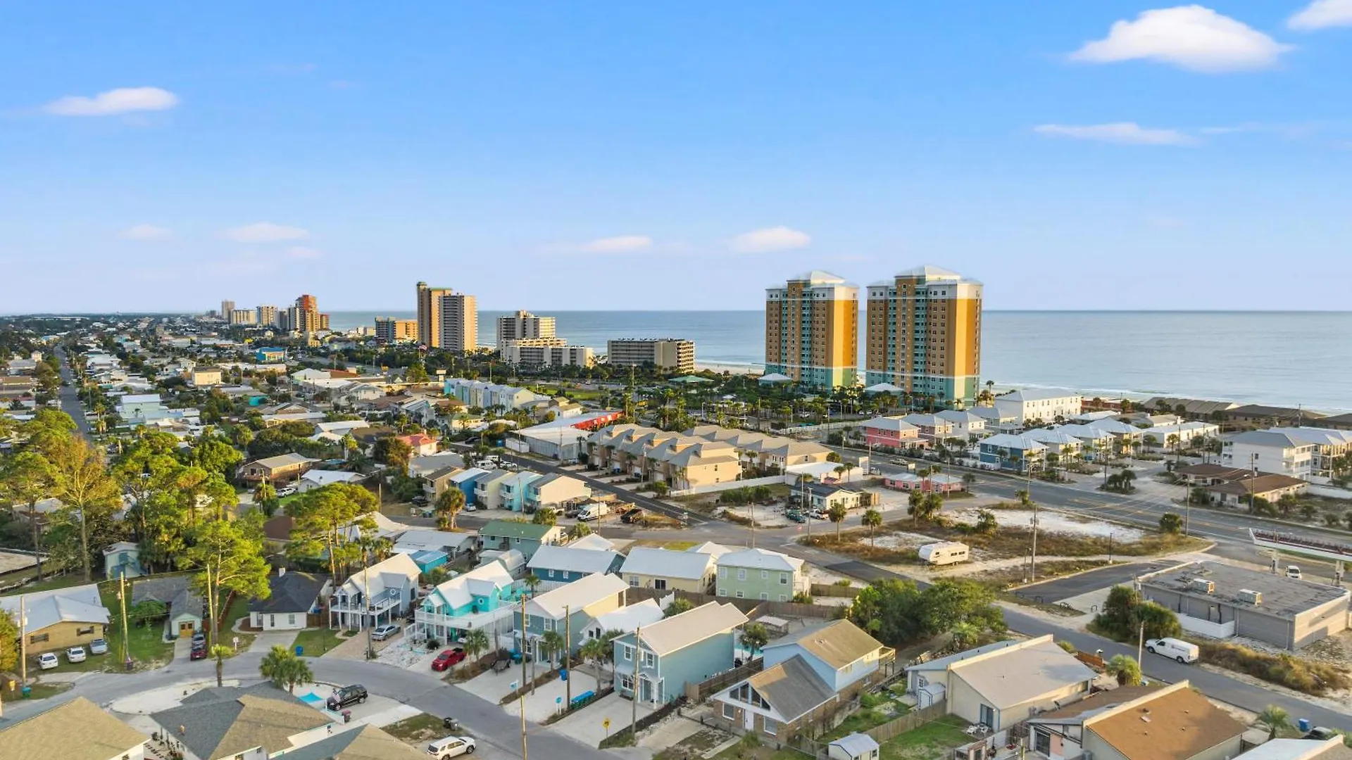 Spacious 4-Bed, 3-Bath Beach House - Sleeps 12 For The Perfect Getaway Panama City Beach