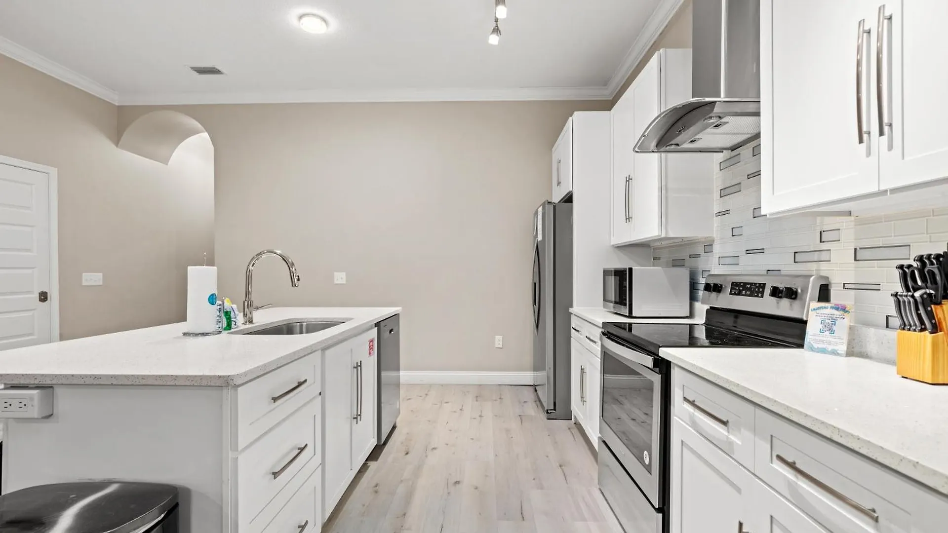 Spacious 4-Bed, 3-Bath Beach House - Sleeps 12 For The Perfect Getaway Panama City Beach United States