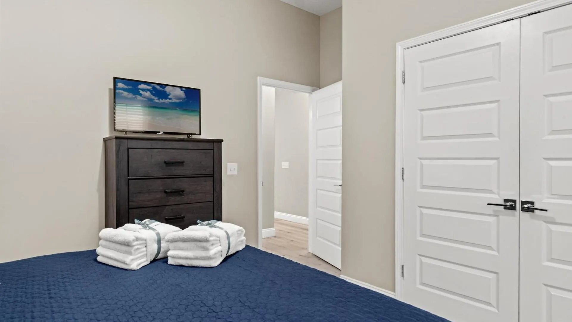 Spacious 4-Bed, 3-Bath Beach House - Sleeps 12 For The Perfect Getaway Panama City Beach United States