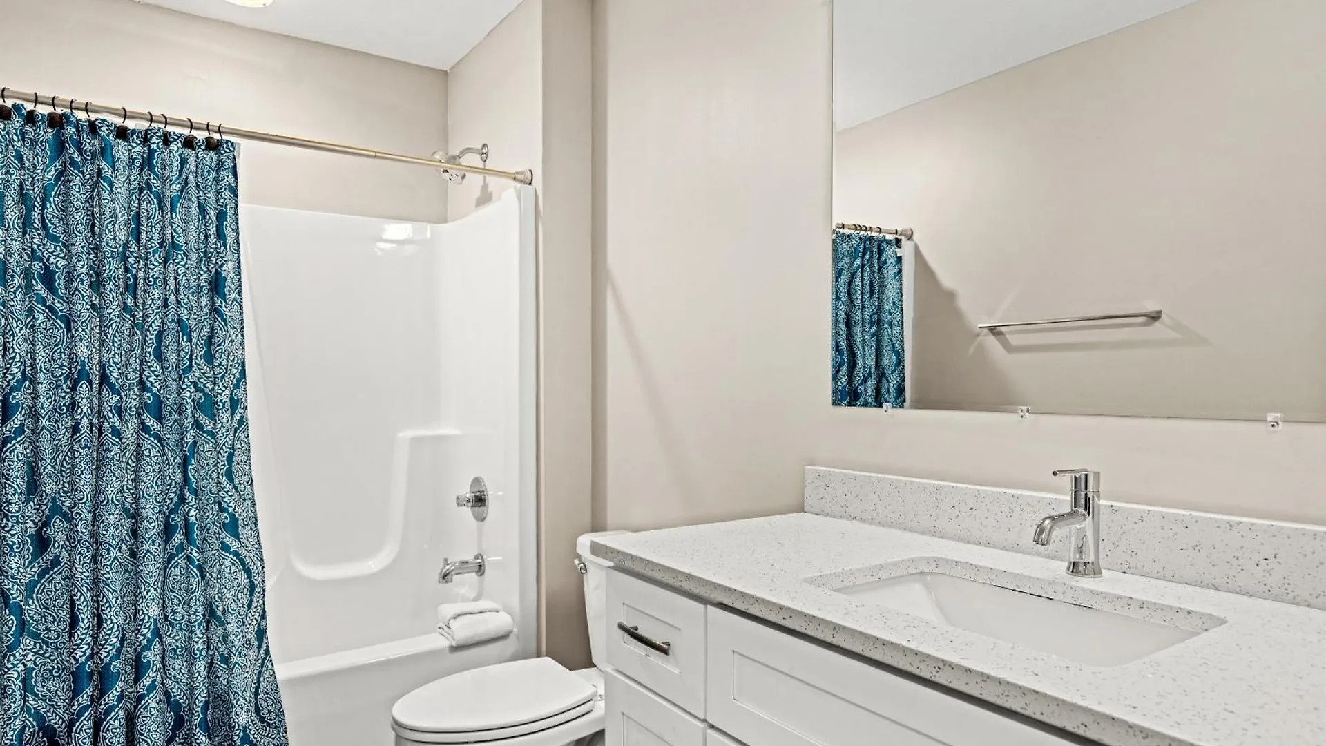 Spacious 4-Bed, 3-Bath Beach House - Sleeps 12 For The Perfect Getaway Panama City Beach Holiday home