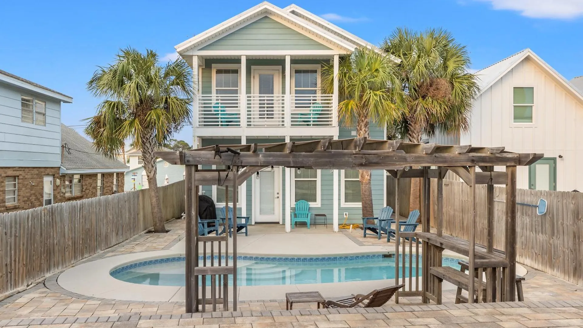 Spacious 4-Bed, 3-Bath Beach House - Sleeps 12 For The Perfect Getaway Panama City Beach Holiday home
