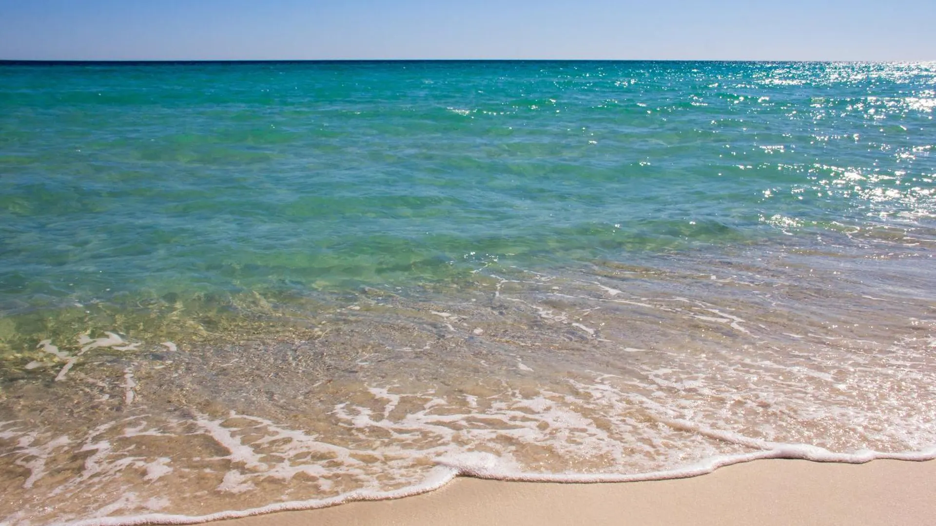 Spacious 4-Bed, 3-Bath Beach House - Sleeps 12 For The Perfect Getaway Panama City Beach